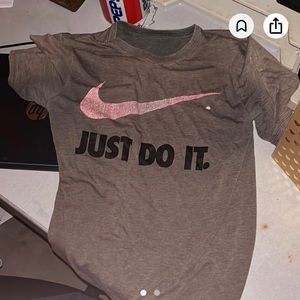Just Do It t-shirt size kids large